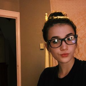 Meet your Posher, Eva